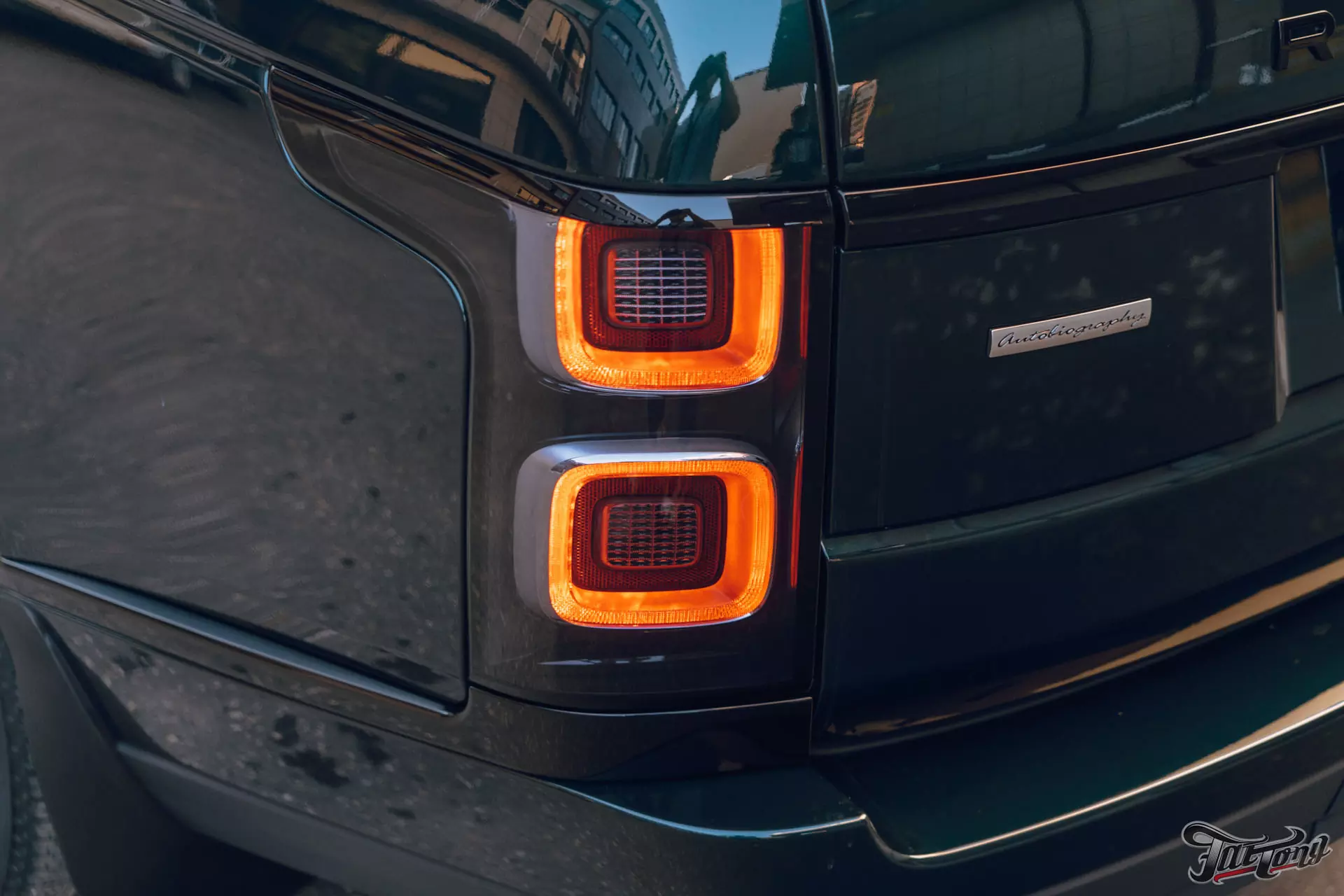 Land Rover Range Rover Autobiography. Оклейка в глянцевый полиуретан